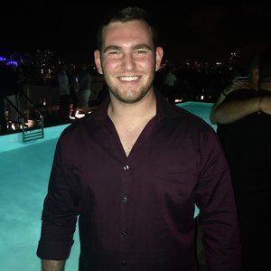 Meet your Posher, Ari